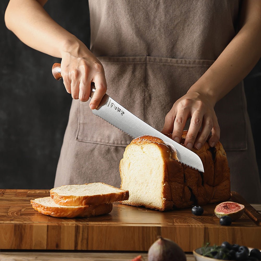 Cuts Crust Without Crushing the Loaf